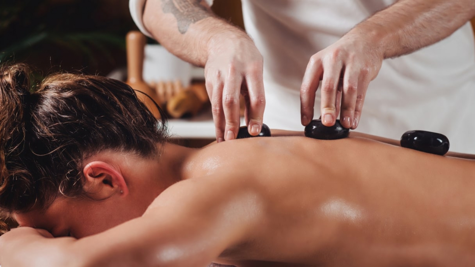 spa-salon-therapy-treatment-PZFBLW-5009-min